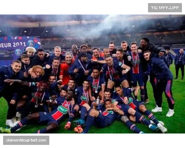 奥巴梅扬：战胜巴黎圣日耳曼是提升马赛团队凝聚力的关键一步